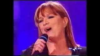 Iva Zanicchi  Non pensare a me  50 Canzonissime Sanremo 10122004 [upl. by Hooke]