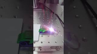 Gravação de Chaveiro em Aluminio Anodizado na Máquina Fiber Laser 30w [upl. by Sherard]