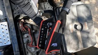 My 2023 Freightliner Cascadia wouldn’t start Stalk switch right error 2024 [upl. by Akitahs]