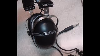 Pioneer SE305 Stereo Head phones Audiophile Headphones [upl. by Damita]