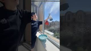 Magnetic Cleaner Shine Your Window from the Inside [upl. by Oinigih852]