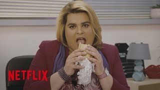 Los cursos de Paquita Salas Meterle aire  Netflix España [upl. by Epuladaug313]