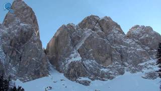 Geisler Alm  Schneeschuhwandern in den Dolomiten [upl. by Cam480]