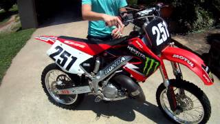 2001 Honda CR125 Walkaround and Startup [upl. by Armalda]