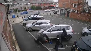 Catalytic converter theft in broad daylight  Vol de pot catalytique en pleine journée [upl. by Manup]