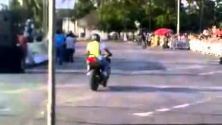 Sorprendentes Acrobacias De Motos Deportivas  Motos Lujosas [upl. by Hatty715]