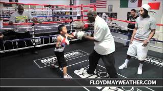 FUTURE CHAMPION BOXER IN THE MAKING TRAINED BY FLOYD MAYWEATHER [upl. by Zipah906]