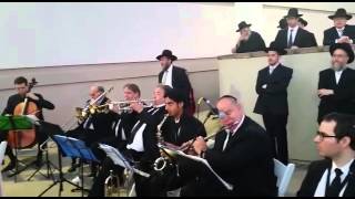 Shloime Daskal sings Birchas Habonim at a Chuppa [upl. by Akiehsal]