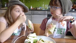 Wraps met Hummus amp Pesto  Chef Het Samen 1 [upl. by Krakow]