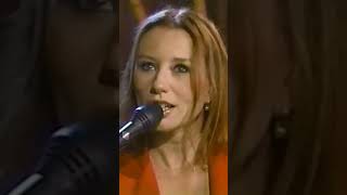 Tori Amos – Rattlesnakes 2001 Live from The Tonight Show with Jay Leno [upl. by Ogirdor]