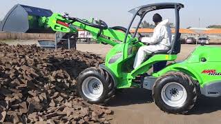 How to operate a Loader AVANT 850 [upl. by Uzzi415]