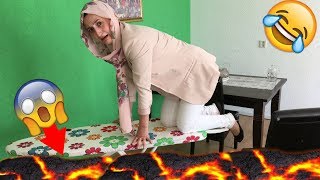 MAMA DOET THE FLOOR IS LAVA PARKOUR CHALLENGE [upl. by Levine739]