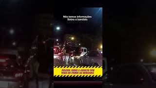 Policial reage a assalto e tem moto roubada em frente ao Maracanã RJ policia roubo moto [upl. by Adnyc]