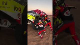 Así se cambia un neumático en el desierto 🏁🏜🔥 rally dakar dakar2024 prokop rallydakar [upl. by Pavia]