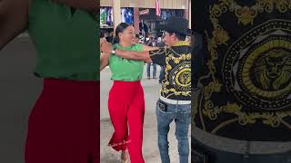 No te cansarás de verlos bailar esa canción youtubeshortsvideo baile 956valley dancemusic [upl. by Meit]