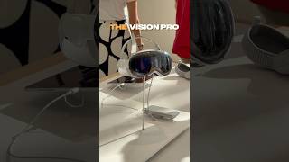 I finally tried the Vision Pro [upl. by Neehsar]