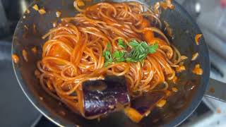 Simple and tasty  Spaghetti con Melanzane e Pomodoro [upl. by Favin]