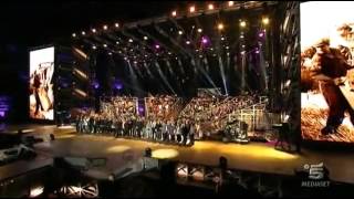 Gianni Morandi amp Alberto Mons  Arena di Verona  Bell’ Emilia [upl. by Genaro]