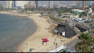 Suonano le sirene la corsa al riparo dei bagnanti a Tel Aviv [upl. by Ethyl]