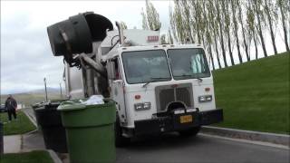 Peterbilt 320Heil DuraPack 7000 Garbage Truck [upl. by Napas]