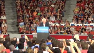 Bernie Sanders excites crowd in Houston Texas [upl. by Augusto]