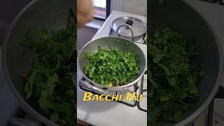 Mummy Videos Nahi Dekhti 🫣  Saag Aaloo  shorts viralshorts makingfood recipe food america [upl. by Aidnac]