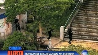 Polícia faz operação no morro da Serrinha RJ [upl. by Gastineau]