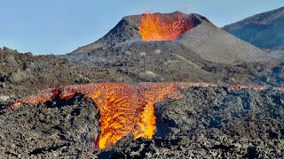 Piton de la Fournaise  éruption du 22 décembre 2021 au 17 janvier 2022 [upl. by Ilrahs]