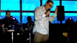 Gilberto Santa Rosa  No te vayas [upl. by Nirehtak19]