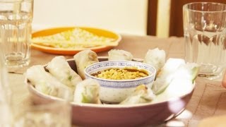 Spring rolls met gemarineerde ribbetjes  De Keuken van Sofie  VTM Koken [upl. by Suckram]