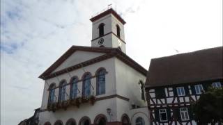 Seligenstadt Rathaus Glockenspiel und HieronymusHackerGlocke [upl. by Eimorej]