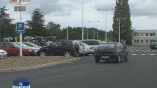 Un parking chez lhabitant [upl. by Atonsah854]