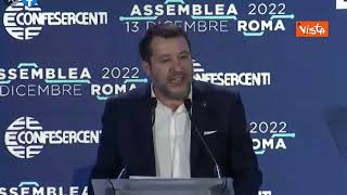 Salvini “Io pago il caffè con 1 euro mi rifiuto di pagarlo con la carta di credito” [upl. by Rafi]