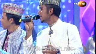 Taufik and All Artistes  Sesuci Lebaran [upl. by Nediarb49]