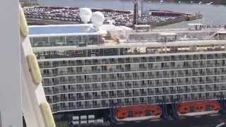 Die Kreuzfahrtschiffe quotMein Schiff 3quot und quotAzamara Journeyquot in Hamburg [upl. by Hayarahs]