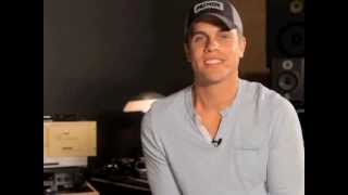 Dustin Lynch QampA Carie Lynn asks Will you marry me [upl. by Larochelle]