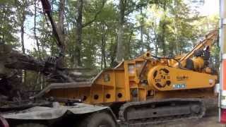 BROYEUR bois énergie  CHIPPER CBI ChipMax 484 Portable 765 hp CAT [upl. by Xxam47]