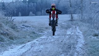 Honda CR85 2Stroke Winter Coldstart Soundcheck  New R304 Shorty Raw Sounds [upl. by Robertson]