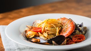 SPAGHETTI ALLO SCOGLIO  Più semplici di quanto immagini [upl. by Hgieleak]