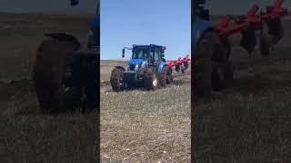 New Holland tyre slip  New Holland lastik kayması tractor newholland short shorts turkey [upl. by Wertheimer]