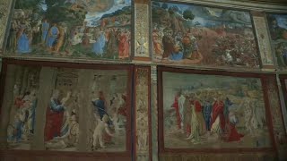 La Cappella Sistina come 500 anni fa tornano alle pareti gli arazzi di Raffaello [upl. by Binni]