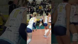 Louisa LIPPMANN  azione Savino del Bene Volley [upl. by Leiba]