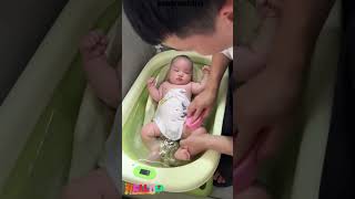 How Can the Baby Bather Seat Make Bath Time EasierShorts [upl. by Hinkel]