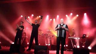 VNV Nation live  Hamburg 300911  Publikum singt [upl. by Rhynd]