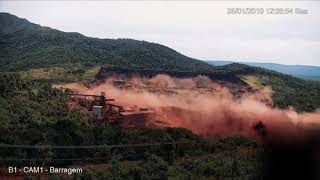 Brazil 2019  The exact moment a dam burst in Brumadinho Brazil on 25 January 2019 [upl. by Jacquetta512]