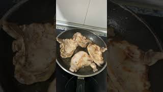 Frying 4 pork chops in one pan [upl. by Alguire366]