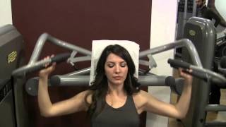 Shoulder Press Technogym 18 [upl. by Annekahs]