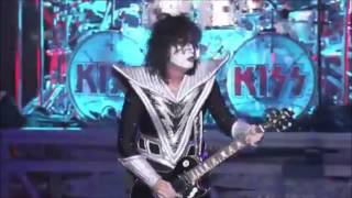 KISS  Shock MeOutta This World  Tommy amp Eric Jam Tokyo 2013 [upl. by Niai]