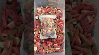 ZUREGESUIKERDE AARDBEIEN MIX 🍓🍓🍓 fyp fy snoep candy sweets candyshop strawberry [upl. by Iggem]