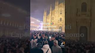 Milano  festeggiamenti capodanno in Duomo [upl. by Nay]